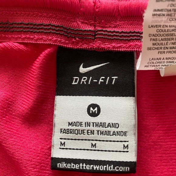 NIKE Dri Fit Short - Picture 3 of 3